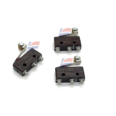 111SM2-T SPDT Sensor Lain Sakelar Aksi Snap Pengakhiran Solder Tuas Roller Actutor
