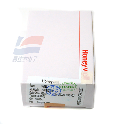 SS49E Through Hole Mount Hall Effect Sensor Kompak 10 V Tegangan Operasi Pasokan