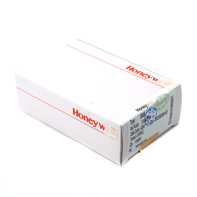 SS49E Through Hole Mount Hall Effect Sensor Kompak 10 V Tegangan Operasi Pasokan