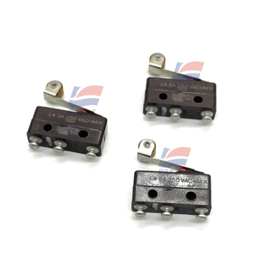 111SM2-T SPDT Sensor Lain Sakelar Aksi Snap Pengakhiran Solder Tuas Roller Actutor